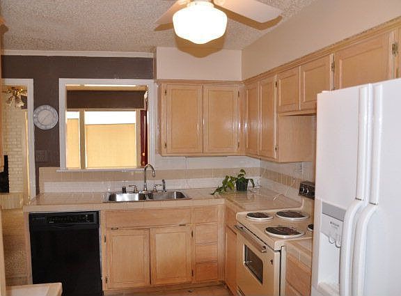 5th image of 1204 W Kansas Ave