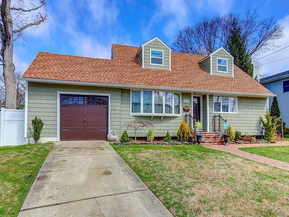 25 Brendan Ave, Massapequa Park, NY 11762 Zillow