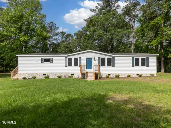 110 Pond View Circle, Hampstead, NC 28443