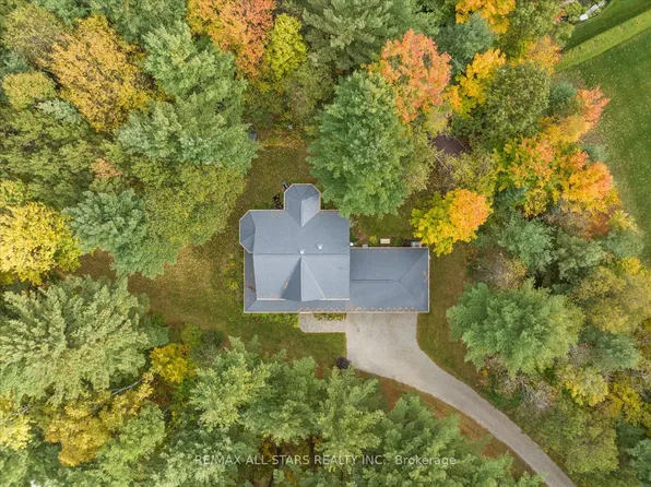 29 Robert Blvd, Springwater, ON L0L 1V0