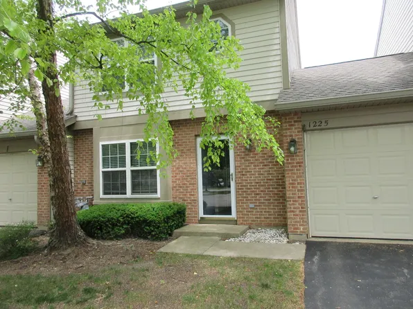 1225 N Village Dr, Round Lake Beach, IL 60073