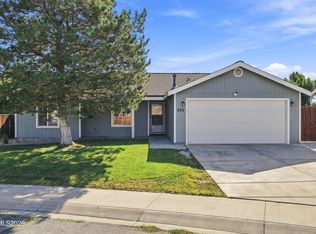 202 Rosecrest Dr, Fernley, NV 89408