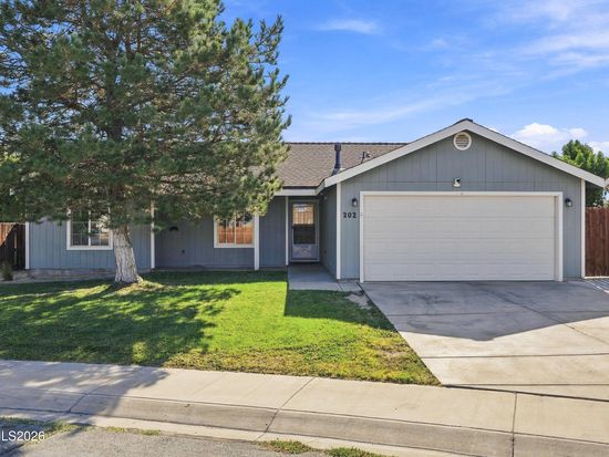 202 Rosecrest Dr, Fernley, NV 89408