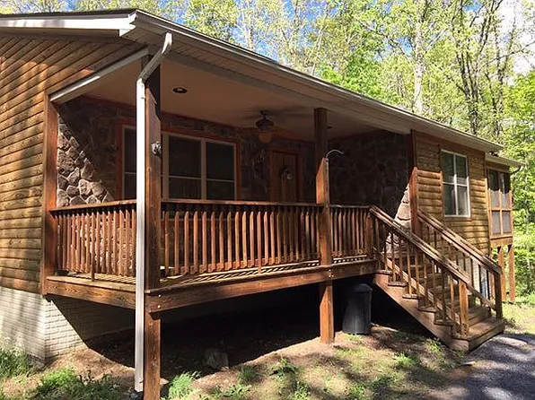 227 Polk St, Basye, VA 22810