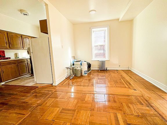 3rd image of 536 Saratoga Ave #2R