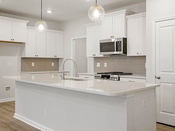 5th image of 949 Westerland Way #67