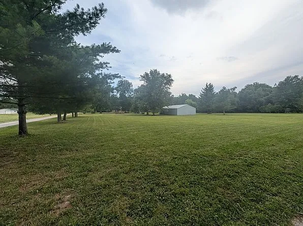 11851 E Cypress Rd, Carbondale, IL 62901