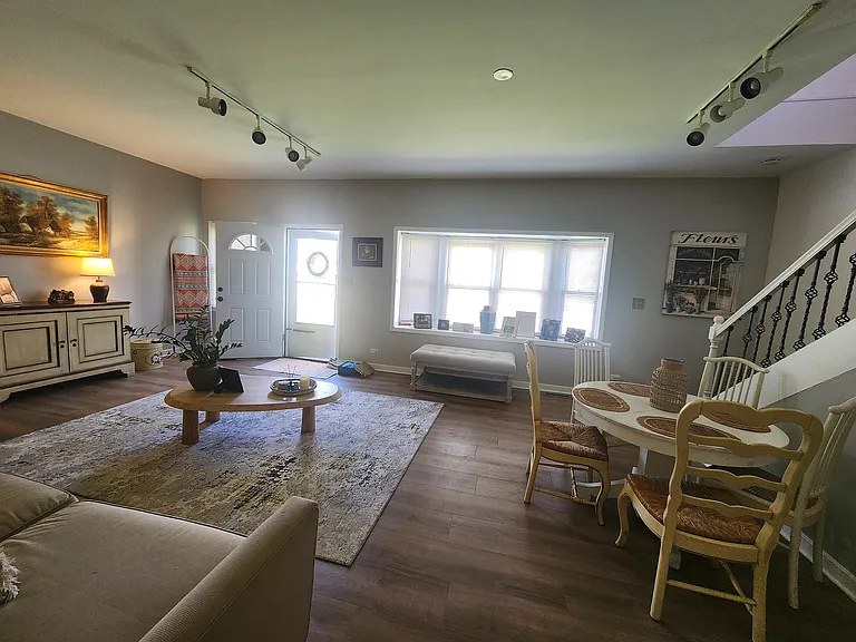 163 N California Ave — Photo 5