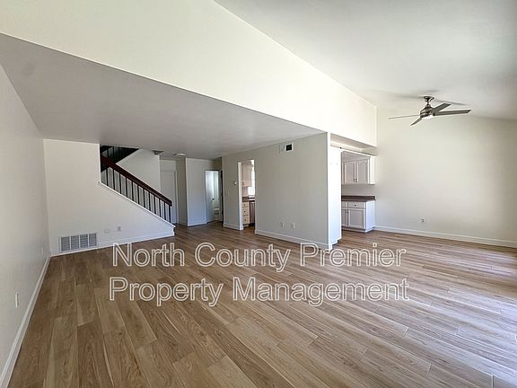 5th image of 2995 Lexington Cir