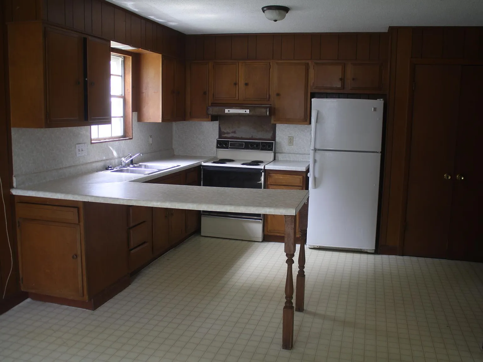 611 Sherman St. — Photo 2