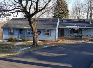 424 Sunnyhill Rd, Lunenburg, MA 01462