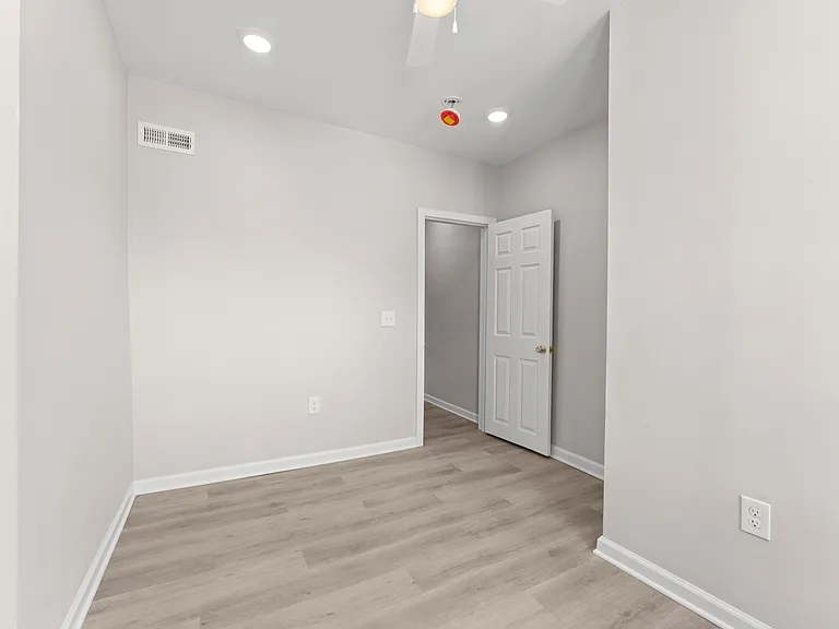 3010 Emerald St — Photo 13