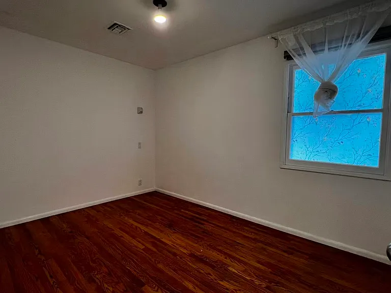 147 N Michigan Ave #4 — Photo 9