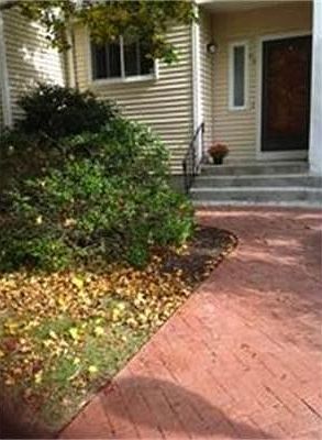 1st image of 90 Gaslight Ln #90