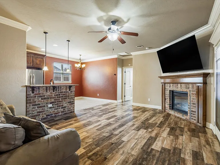 5701 NW Lady Marna Ave — Photo 3