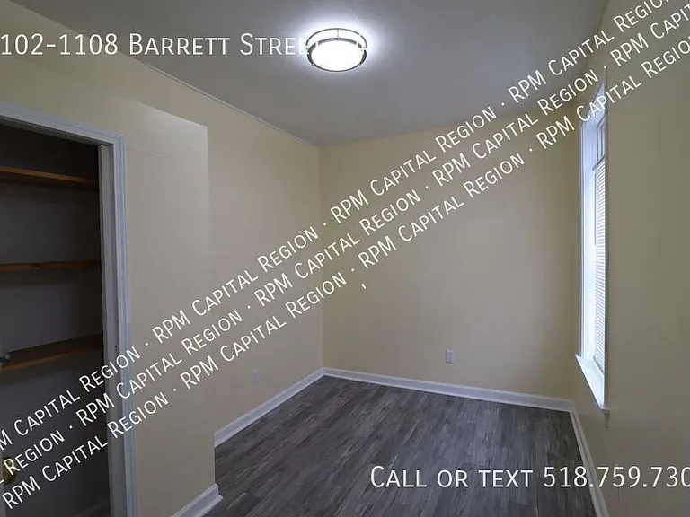 1102-1108 Barrett St #4 — Photo 1