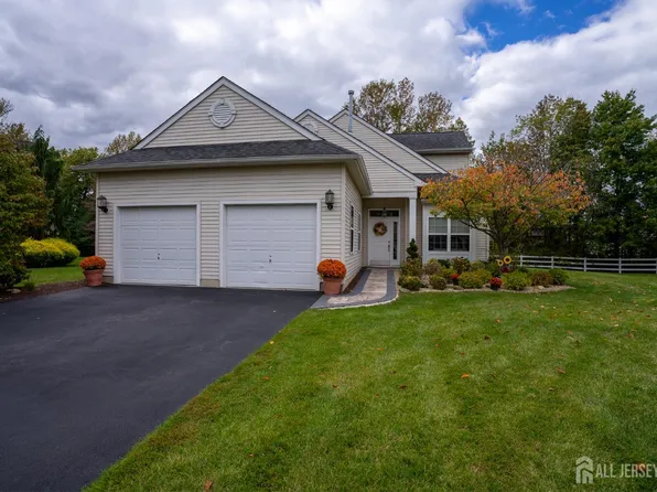 107 Fontaine Ct, Monroe Township, NJ 08831