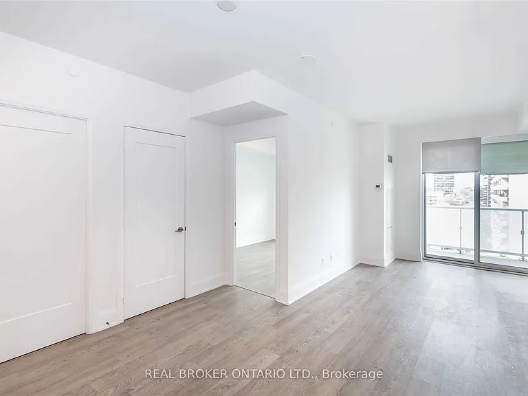 101 Erskine Ave #813 — Photo 8
