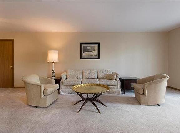 3rd image of 1122 Sunbolt Dr APT A
