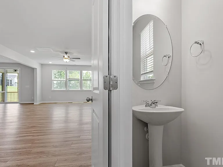 111 Umbrella Way — Photo 4