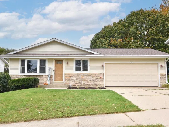 822 Kings Ridge COURT W W, West Bend, WI 53090