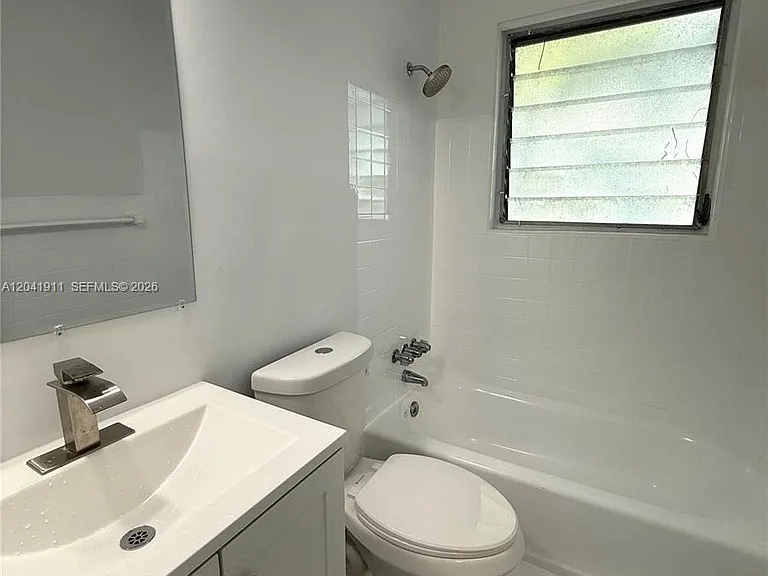 641 10th St #2 — Photo 10
