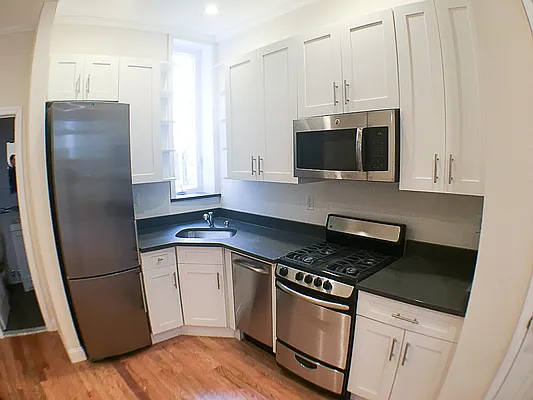 Rented by Francine Realty | media 14