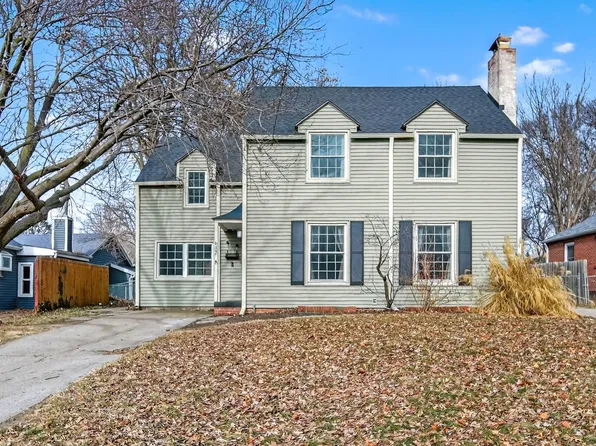 617 Ashworth Rd, West Des Moines, IA 50265