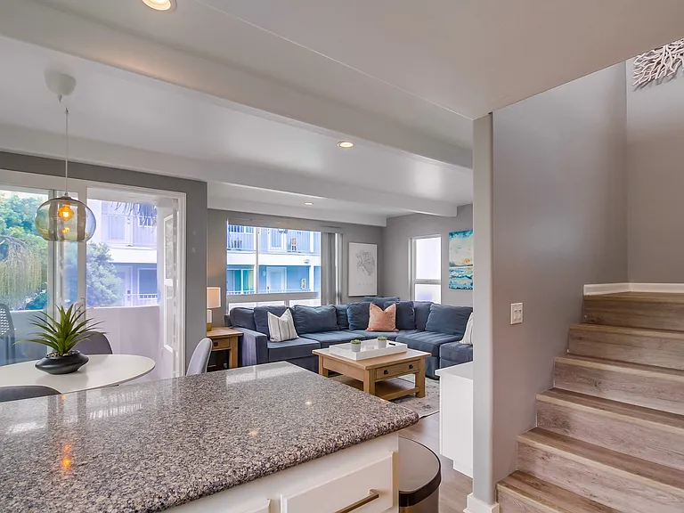 735 Whiting Ct — Photo 41