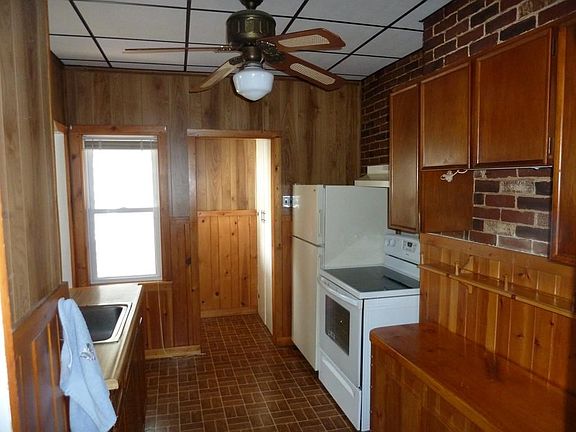 4th image of 189 Belmont St
