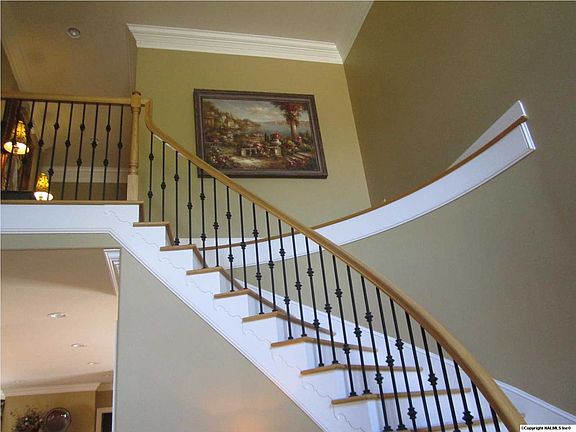 2nd image of 2907 Oakleigh Ln SE