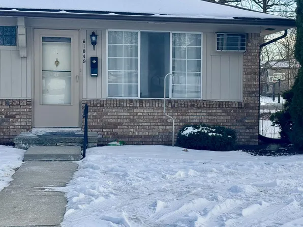 61049 Heritage Blvd Unit 8, South Lyon, MI 48178
