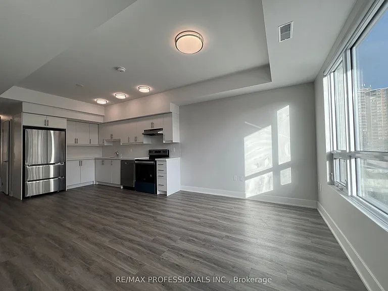 62 Dixfield Dr #106 — Photo 4