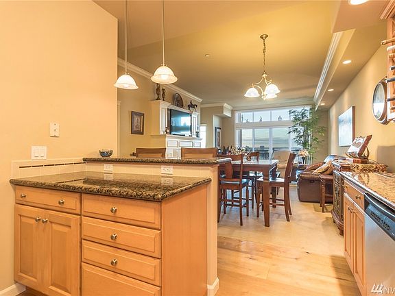 5th image of 320 32nd St #502