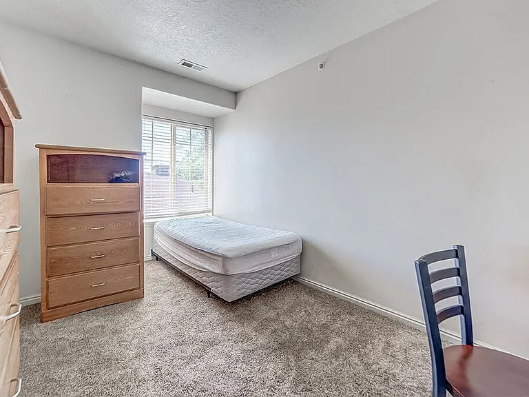 543 N University Ave #305 — Photo 3