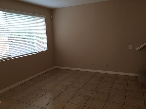 5th image of 832 N Fig St