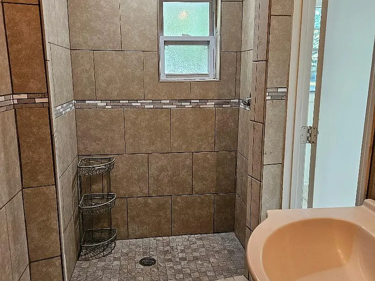 1404 NE 20th Ave — Photo 9