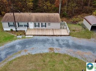 8568 Deer Rd, Slatington, PA 18080
