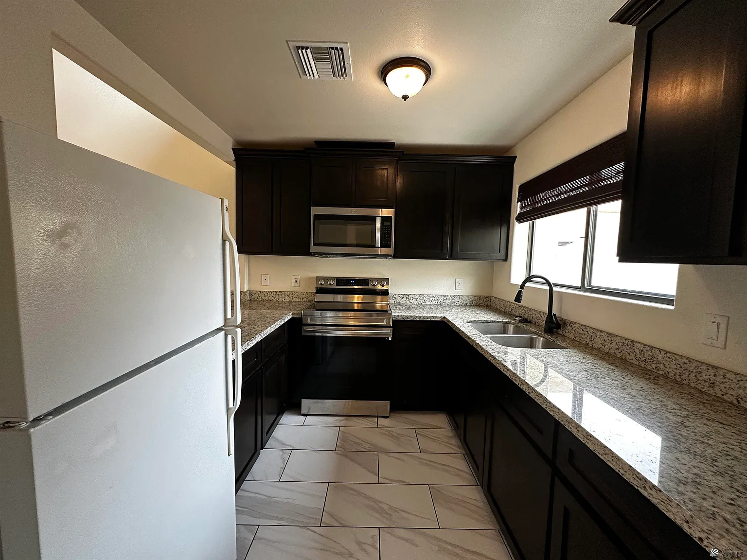 2 bed, 2.0 bath, 1055 sqft, $1,500 — Photo 3