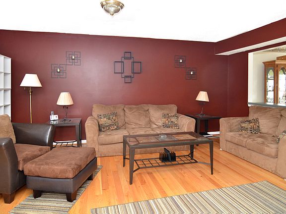 2nd image of 613 Paddle Wheel Ct E