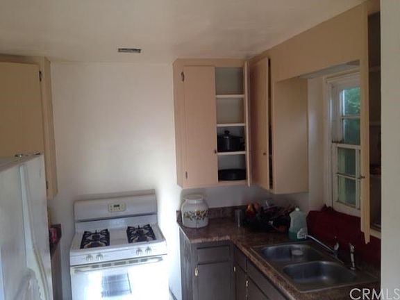3rd image of 740 W Colorado Blvd