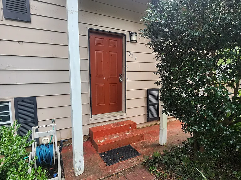 927 Hawthorne St #A — Photo 4