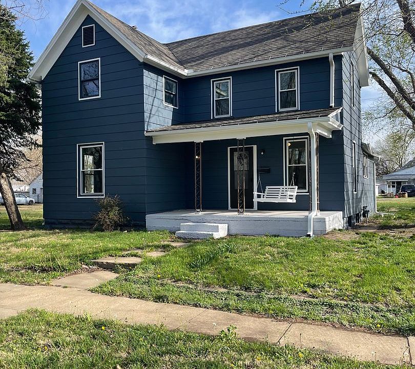 1st image of 410 NE 5th St