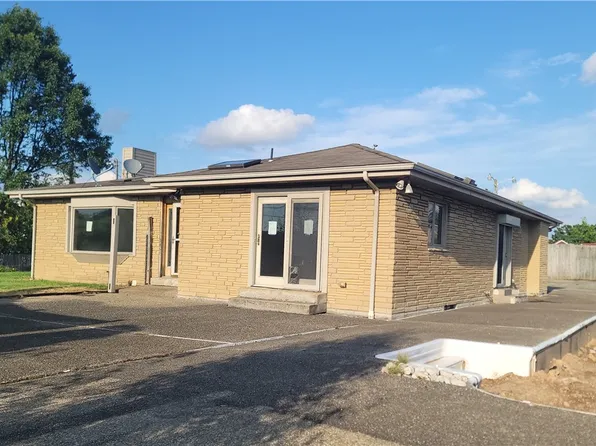 1442 Greensburg Pike, West Newton, PA 15089