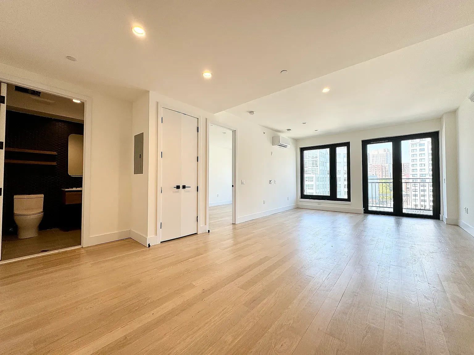 260 Gold Street — Photo 3