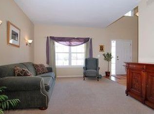 438 Oak Grove Cir, Wauconda, IL 60084