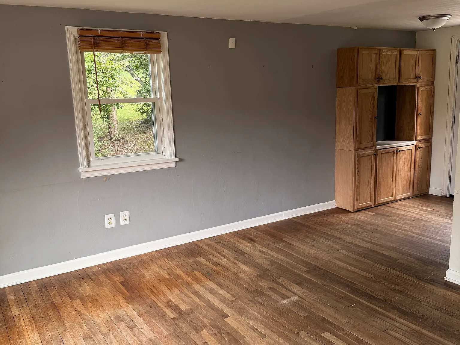 3 bed, 1105 sqft, $2,495 — Photo 2