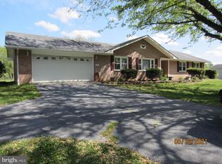 127 Iroquois Trl, Martinsburg, WV 25403