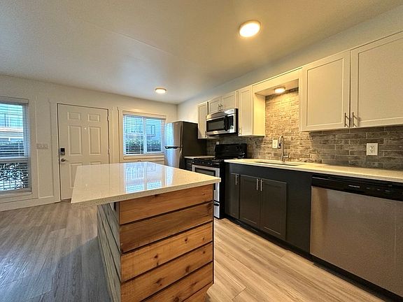 4th image of 13555 SW Jenkins Rd APT 40