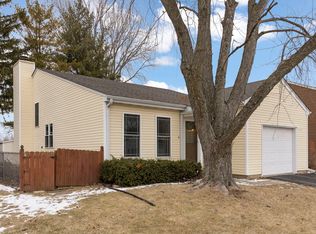 2630 White Barn Rd, Aurora, IL 60502